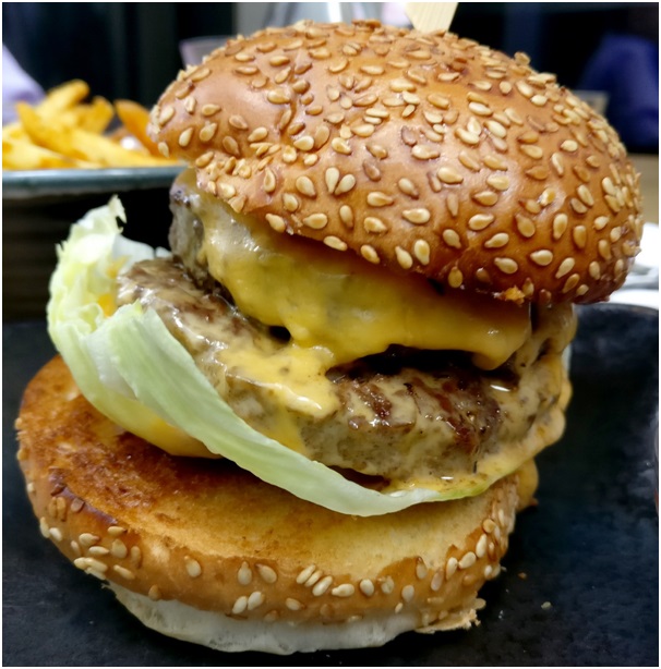 Trying to make a decent burger at your restaurant – what cheese to buy?